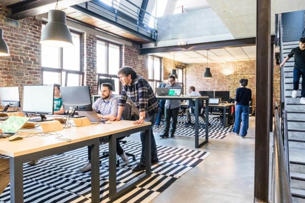 hiring employees vs independent contractors